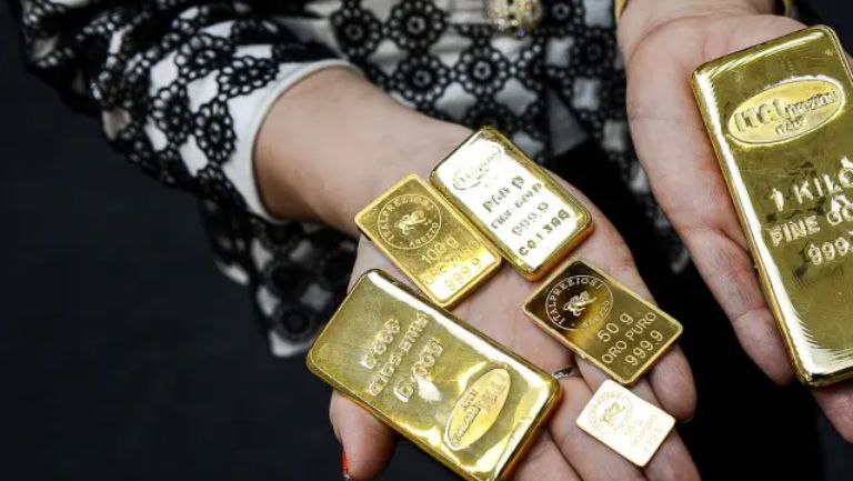 How much gold can I carry in flights to India? without paying Custom Duty - Surffares